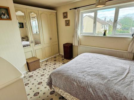 2 bedroom Semi-detached house for sale in Wreford Crescent, Leicester, LE5