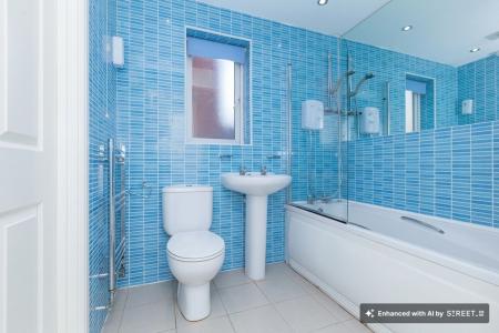 3 bedroom Town house to let in Pickhill Road, Hamilton, LE5