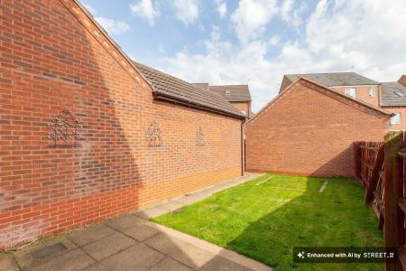 3 bedroom Town house to let in Pickhill Road, Hamilton, LE5