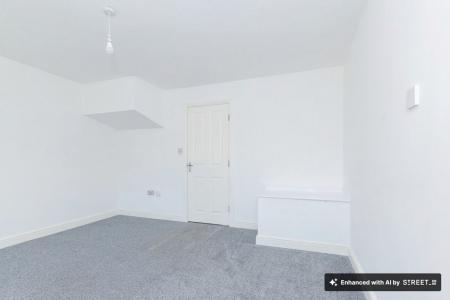 3 bedroom Town house to let in Pickhill Road, Hamilton, LE5