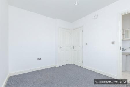 3 bedroom Town house to let in Pickhill Road, Hamilton, LE5