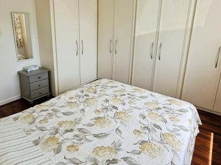 2 bedroom Semi-detached bungalow for sale in Chestnut Avenue, Oadby, LE2