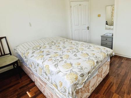 2 bedroom Semi-detached bungalow for sale in Chestnut Avenue, Oadby, LE2