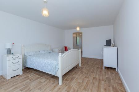 5 bedroom Detached house to let in Lady Hay Road, Leicester, LE3