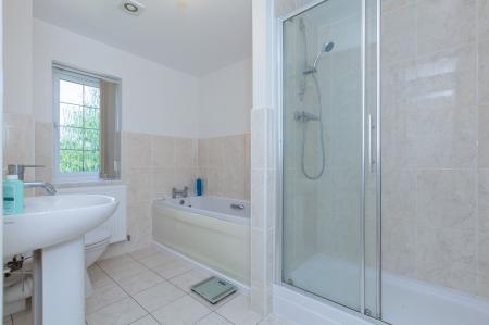 5 bedroom Detached house to let in Lady Hay Road, Leicester, LE3