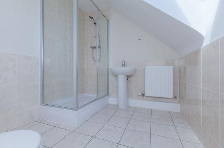 5 bedroom Detached house to let in Lady Hay Road, Leicester, LE3