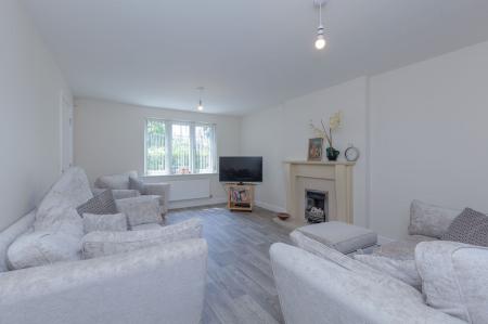 5 bedroom Detached house to let in Lady Hay Road, Leicester, LE3