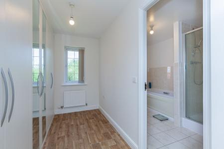 5 bedroom Detached house to let in Lady Hay Road, Leicester, LE3