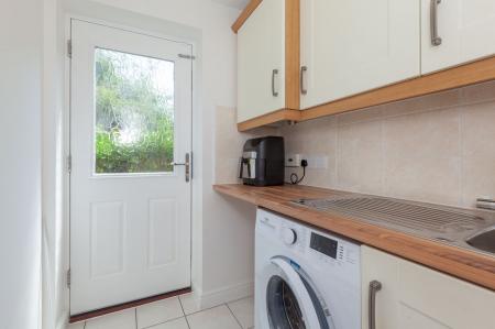 5 bedroom Detached house to let in Lady Hay Road, Leicester, LE3