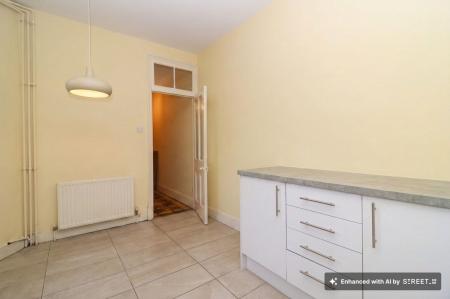1 bedroom Flat to let in Glenfield Road, Leicester, LE3