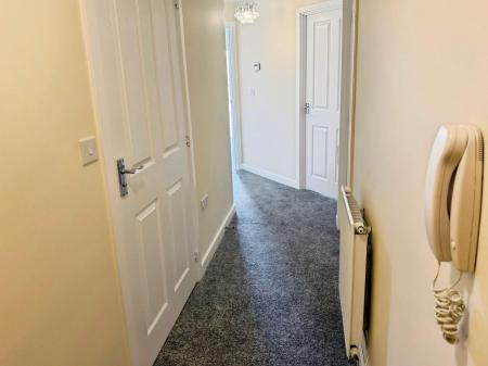 2 bedroom Flat to let in Pavilion Close, Leicester, LE2