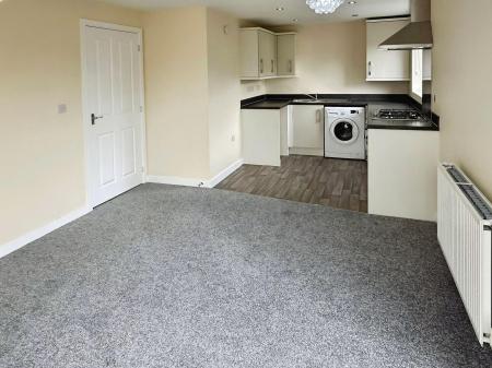 2 bedroom Flat to let in Pavilion Close, Leicester, LE2