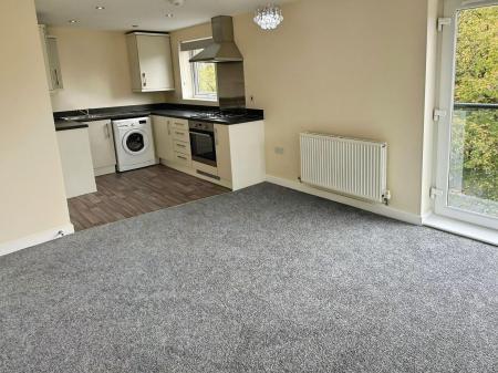 2 bedroom Flat to let in Pavilion Close, Leicester, LE2