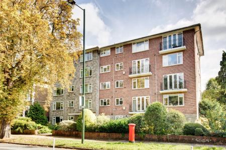 Kew Road, Richmond, TW9