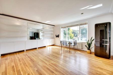 1 bedroom Flat to let in Kew Road, Richmond, TW9