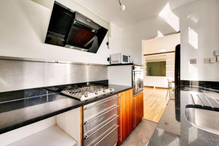 1 bedroom Flat to let in Kew Road, Richmond, TW9