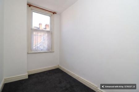 2 bedroom Terraced House to let in Oxford Road, Leicester, LE2