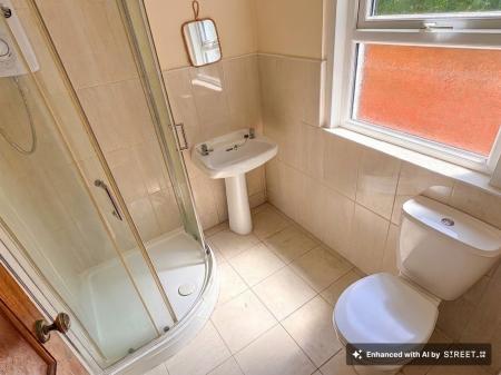2 bedroom Terraced House to let in Oxford Road, Leicester, LE2