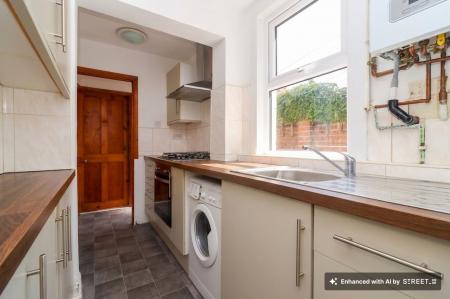 2 bedroom Terraced House to let in Oxford Road, Leicester, LE2