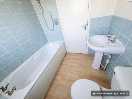 2 bedroom Semi-detached house to let in Farrier Lane, Leicester, LE4