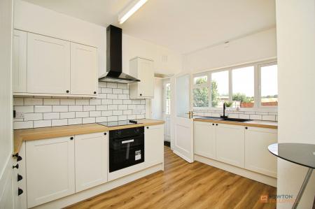 2 bedroom Detached bungalow for sale in Newhaven Road, Leicester, LE5
