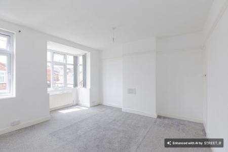 3 bedroom Terraced House to let in Dore Road, Leicester, LE5