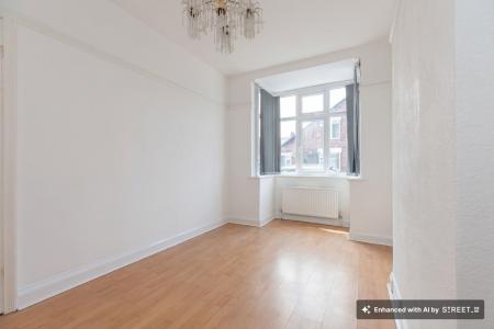 3 bedroom Terraced House to let in Dore Road, Leicester, LE5