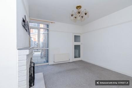 3 bedroom Terraced House to let in Dore Road, Leicester, LE5