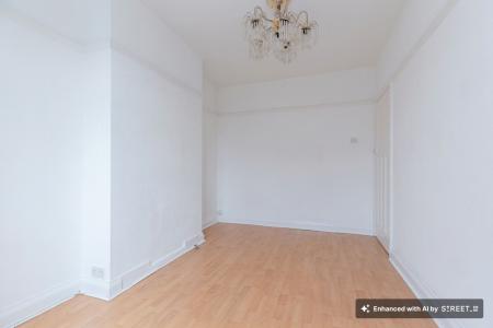 3 bedroom Terraced House to let in Dore Road, Leicester, LE5