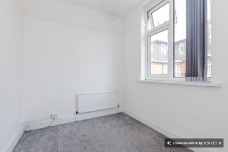 3 bedroom Terraced House to let in Dore Road, Leicester, LE5