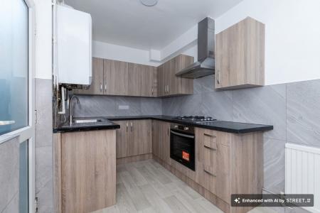 3 bedroom Terraced House to let in Dore Road, Leicester, LE5