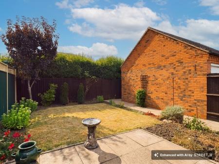 2 bedroom Semi-detached bungalow to let in Field Gate Gardens, Glenfield, LE3