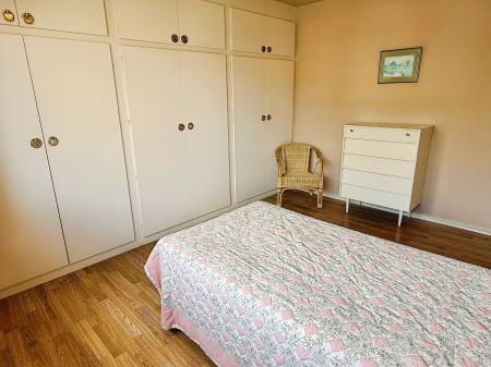 3 bedroom Detached house for sale in Fairstone Hill, Oadby, LE2