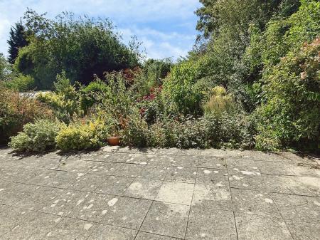 3 bedroom Detached house for sale in Fairstone Hill, Oadby, LE2