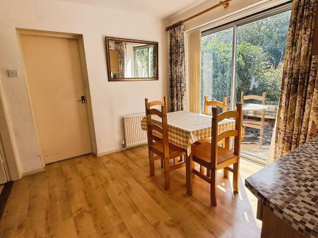 3 bedroom Detached house for sale in Fairstone Hill, Oadby, LE2