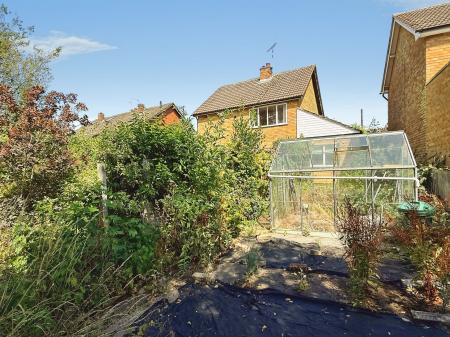 3 bedroom Detached house for sale in Fairstone Hill, Oadby, LE2