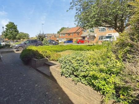 3 bedroom Detached house for sale in Fairstone Hill, Oadby, LE2