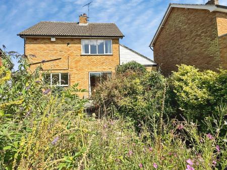 3 bedroom Detached house for sale in Fairstone Hill, Oadby, LE2