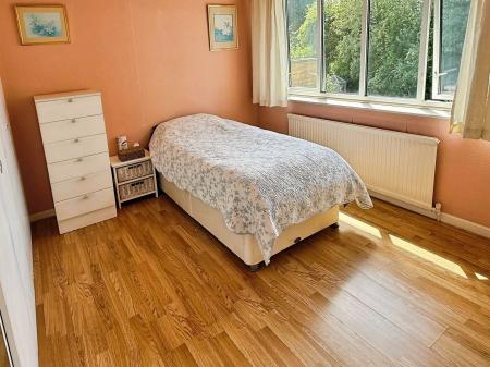 3 bedroom Detached house for sale in Fairstone Hill, Oadby, LE2