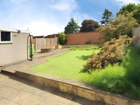 2 bedroom Semi-detached bungalow for sale in Primrose Hill, Oadby, LE2