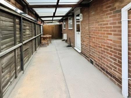 2 bedroom Semi-detached bungalow for sale in Primrose Hill, Oadby, LE2