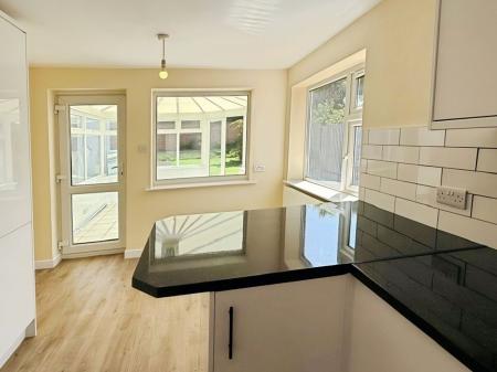 2 bedroom Semi-detached bungalow for sale in Primrose Hill, Oadby, LE2