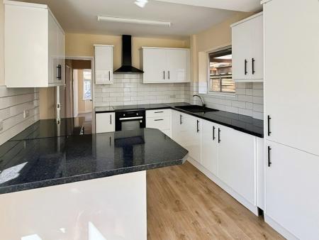2 bedroom Semi-detached bungalow for sale in Primrose Hill, Oadby, LE2