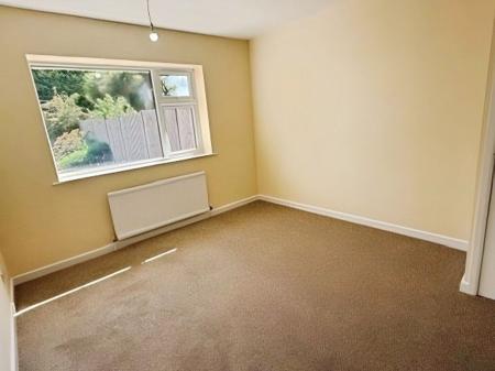 2 bedroom Semi-detached bungalow for sale in Primrose Hill, Oadby, LE2
