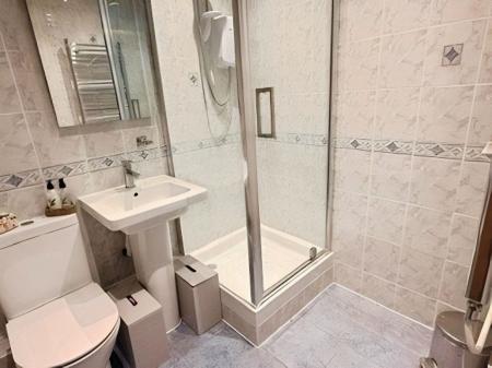 2 bedroom Bungalow for sale in Derwent Walk, Oadby, LE2