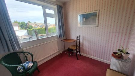 3 bedroom Detached house for sale in Cranwell Close, Leicester, LE5