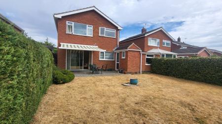 3 bedroom Detached house for sale in Cranwell Close, Leicester, LE5