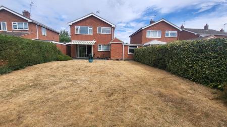 3 bedroom Detached house for sale in Cranwell Close, Leicester, LE5