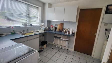 3 bedroom Detached house for sale in Cranwell Close, Leicester, LE5