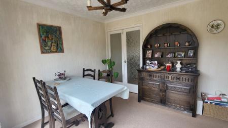 3 bedroom Detached house for sale in Cranwell Close, Leicester, LE5